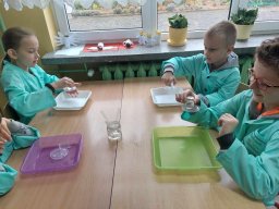 b_1024_768_0_00_images_2023_2024_Chmurka_Warsztaty_EKOSKOP_402598847_805967321331218_8230714634702302205_n